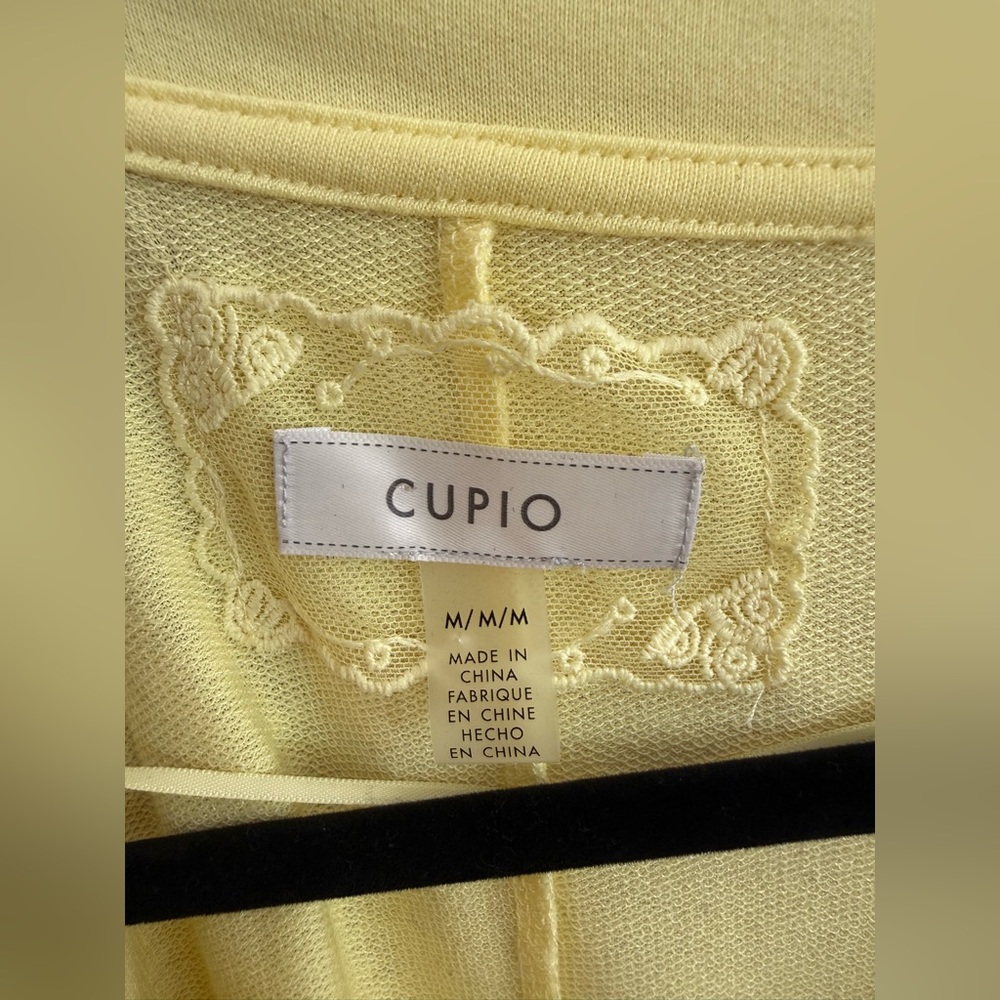 Cupio Size M Yellow V Neck Tee Soft Stretch Short Sleeve Casual Top - Picture 2 of 5